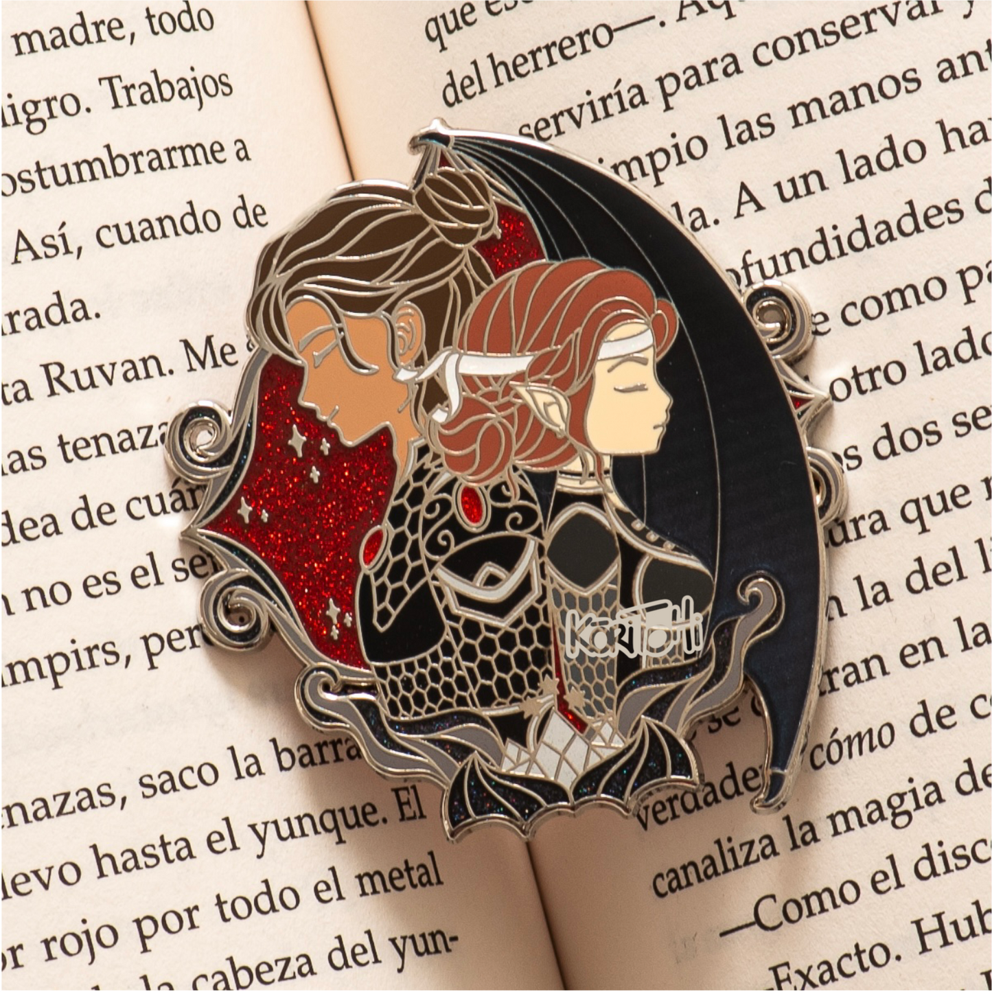 Enamel Pin - Sobre la montaña - Nessian