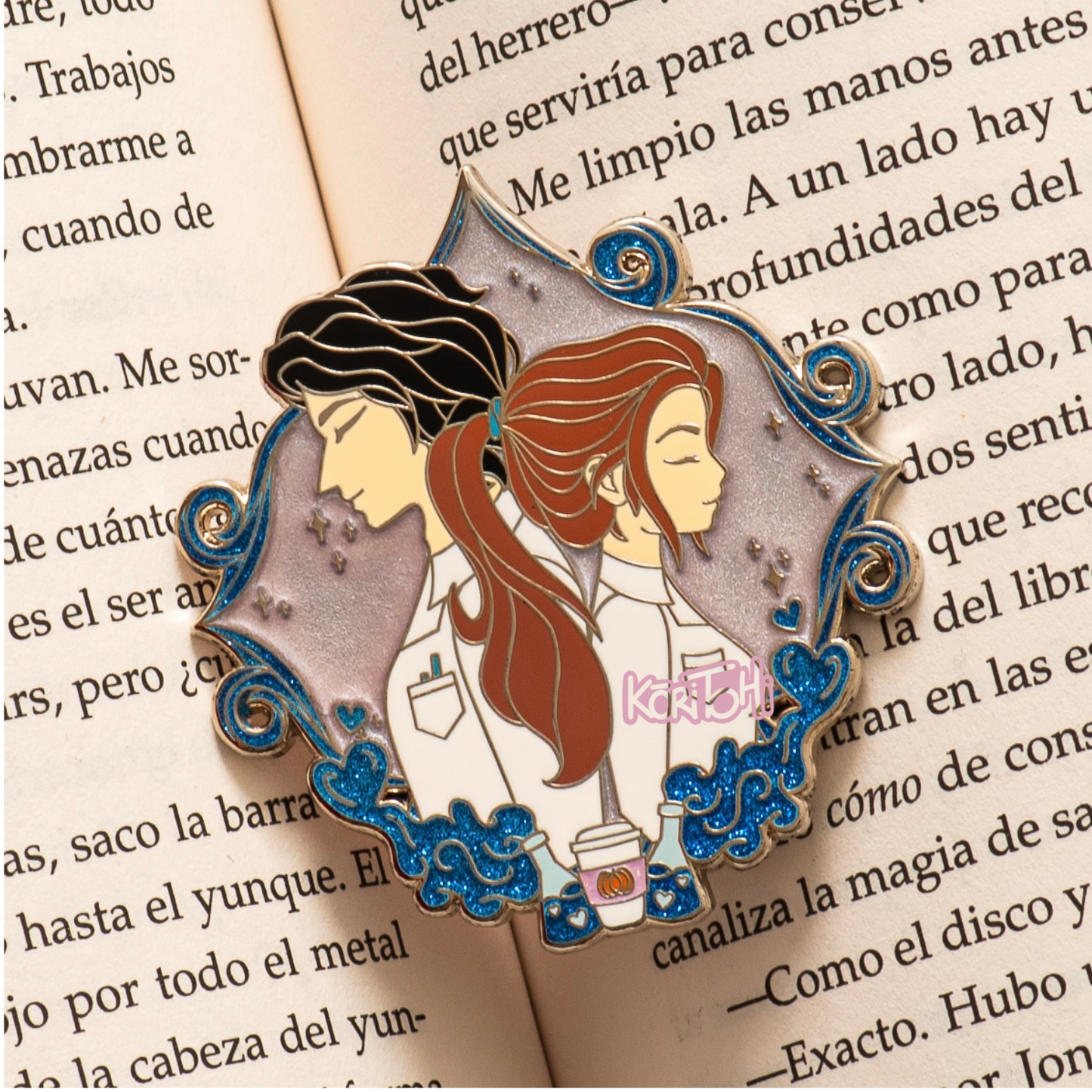 Enamel Pin - Hipótesis - Adam y Olivia