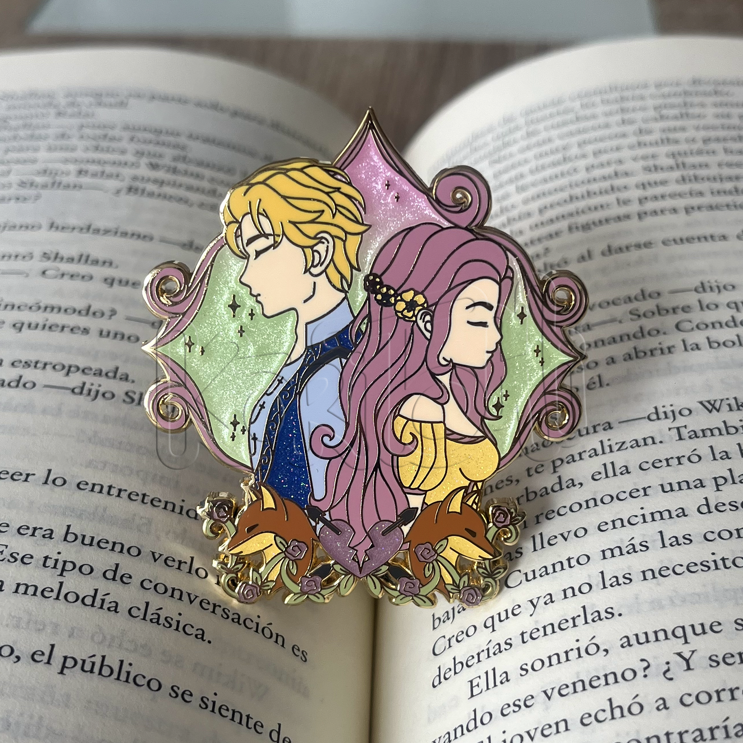 Enamel Pin - Two kingdoms - Damen and Laurent