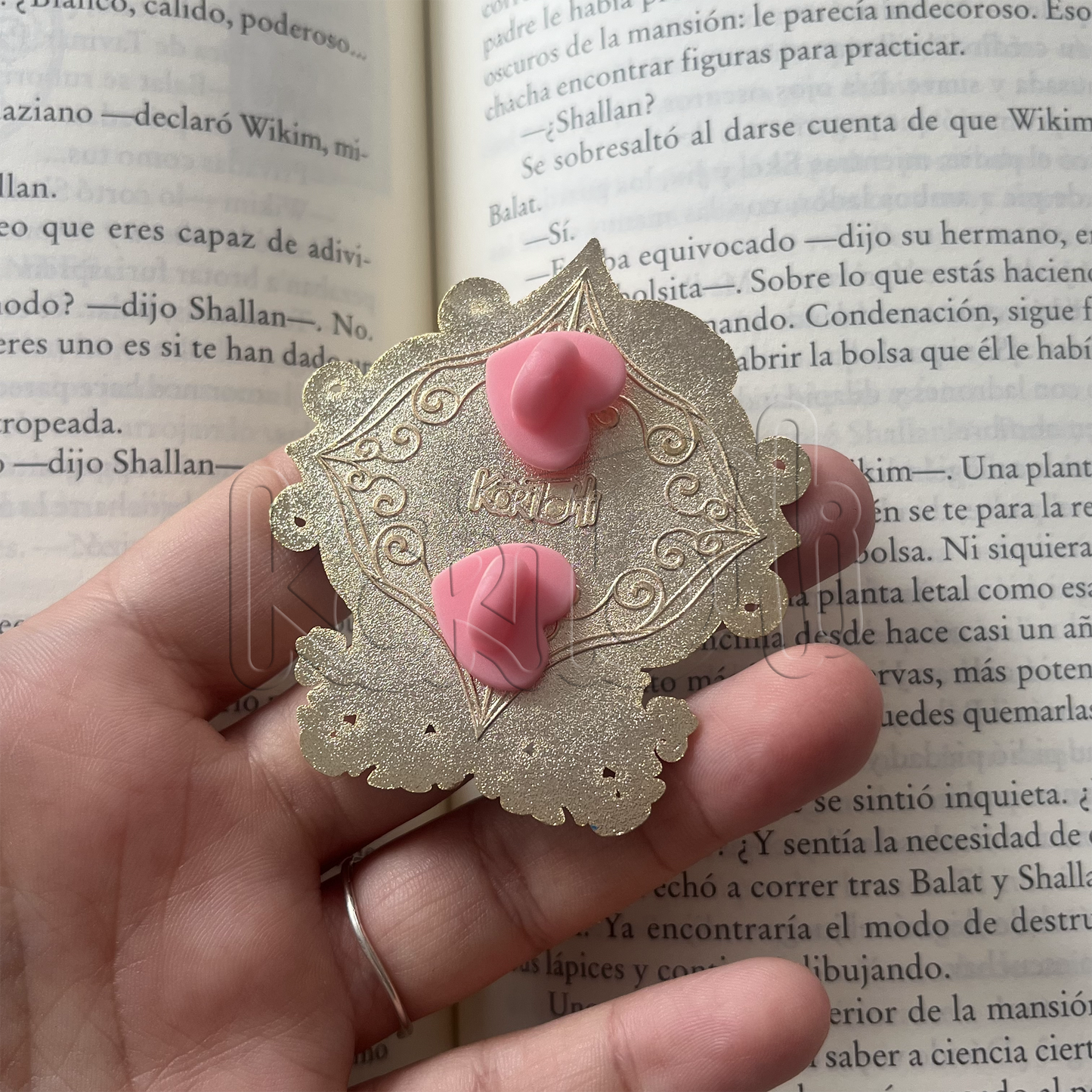 Enamel Pin - Two kingdoms - Damen and Laurent