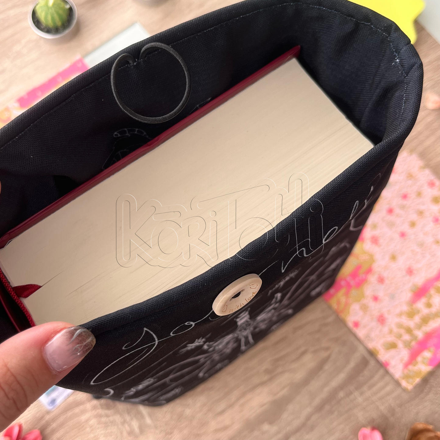 Four wings - Blood wings - Book cover - tablet - ebook