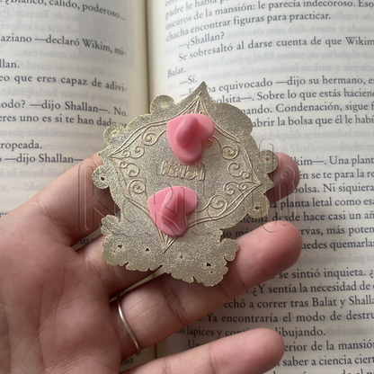 Enamel Pin - Two kingdoms - Damen and Laurent